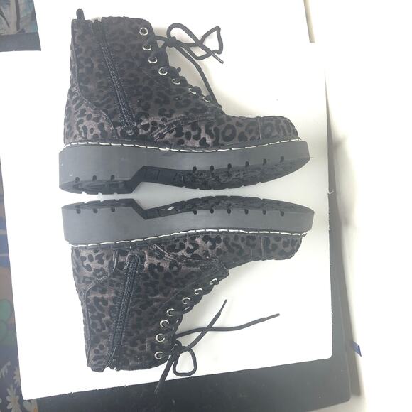 TUK Anarchic Boot Velvet Leopard Combat Moto Platform Lace Up Black US 6 - Picture 6 of 11